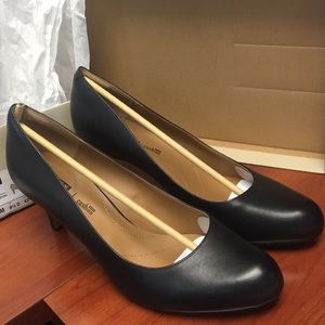 Clarks Black Leather Heel, size US 11M